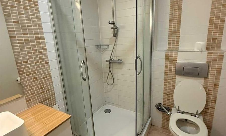 Apartament cu 3 camere decomandat în Barbu Văcărescu