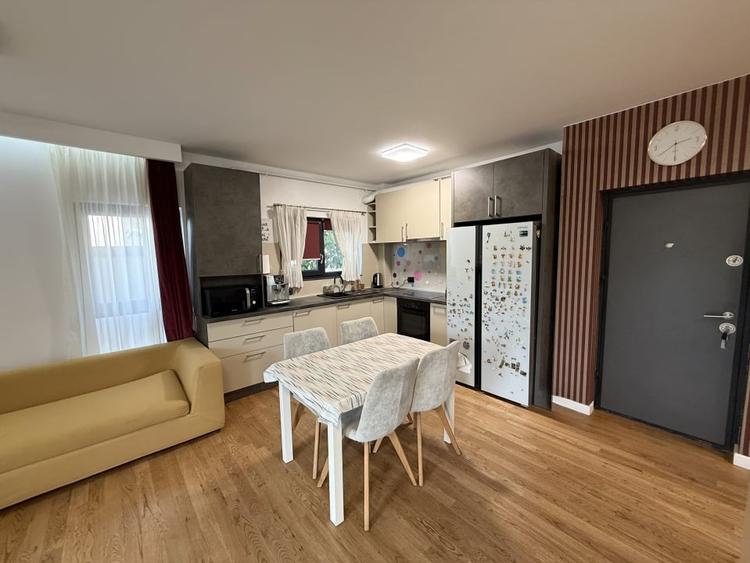 Apartament cu 2 camere decomandat, mobilat în Borhanci