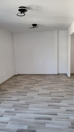 Apartament cu 2 camere decomandat în Teilor