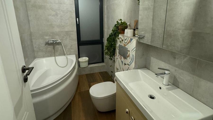 Casă individuală cu 4 camere cu Canalizare în Pipera