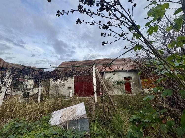 Casă individuală cu 2 camere cu Canalizare în Uroi