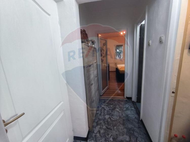 Apartament cu 3 camere decomandat, mobilat în Micălaca