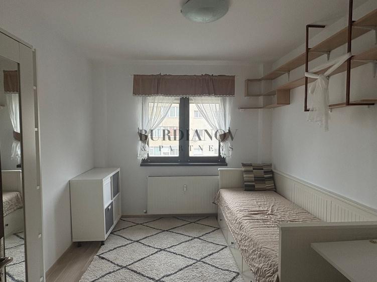 Apartament cu 3 camere decomandat în Vitan