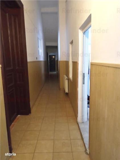 Casă cu Teren 629 Mp în Tineretului