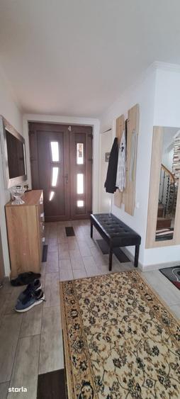 Casă cu 5 camere cu Teren 750 Mp în Valea Borcutului