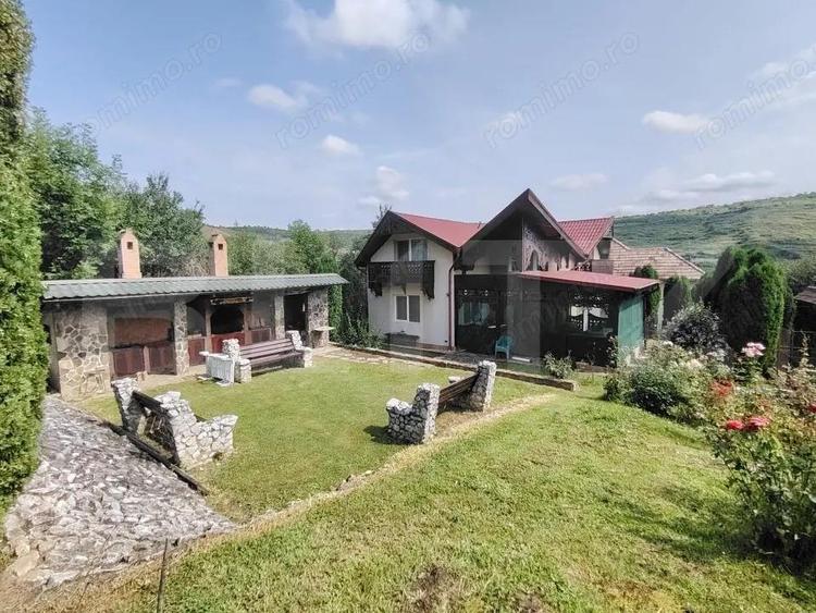 Casă cu 5 camere cu Teren 1090 Mp în Târnăveni