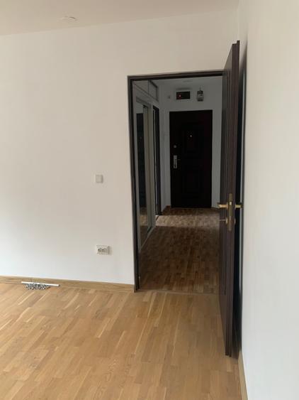 Apartament cu 2 camere semidecomandat în Piața Centrală