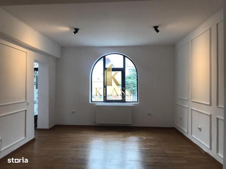 Casă cu 4 camere în Aviatorilor