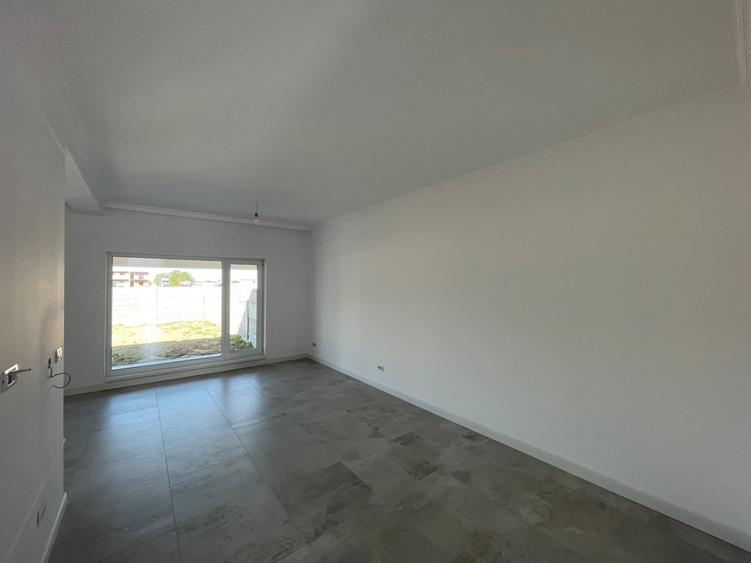 Duplex cu 3 camere cu Canalizare în Moșnița Nouă
