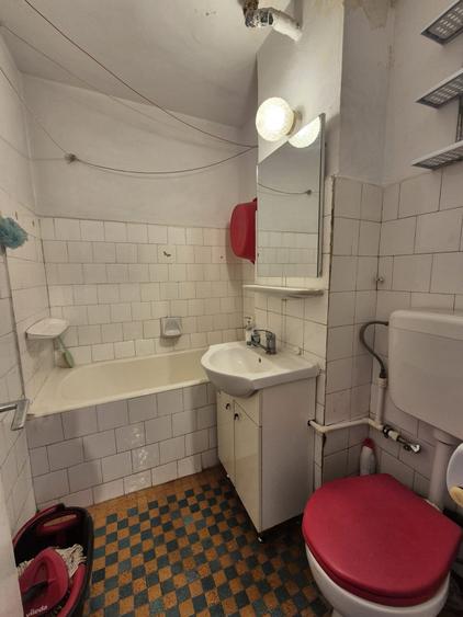 Apartament cu 3 camere semidecomandat în Tomis Nord