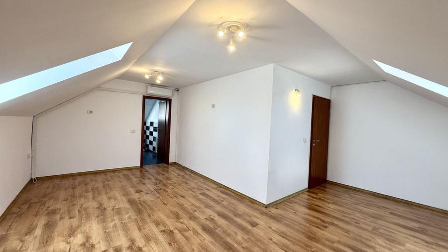 Casă individuală cu 6 camere cu Canalizare în Complex Studențesc