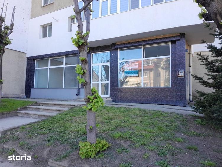 Spațiu comercial, de 103 mp, în Moinești