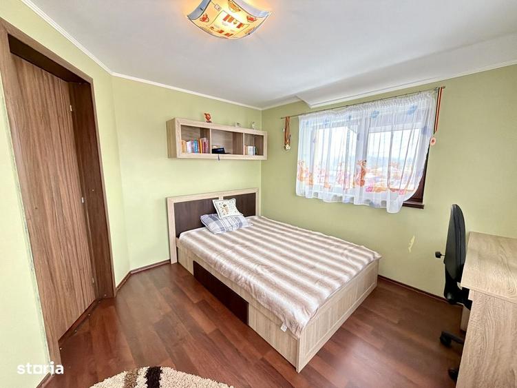 Casă cu 4 camere cu Teren 1000 Mp în Săucești