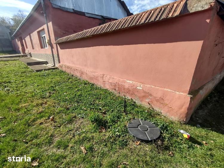 Casă cu 5 camere cu Teren 1800 Mp în Ciuchici