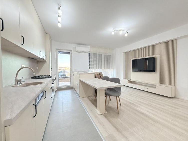 Apartament cu 3 camere decomandat, mobilat în Lipovei