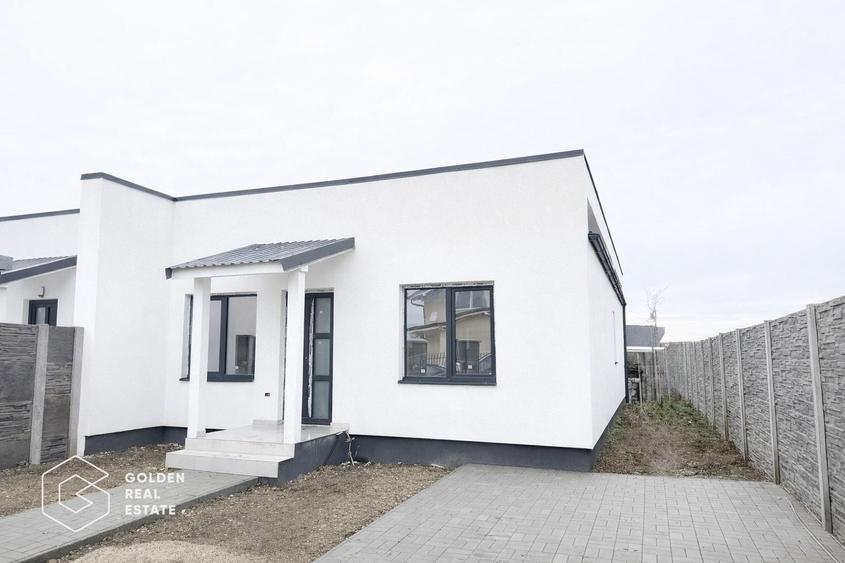 Duplex cu 3 camere cu Canalizare în Bucovăț (Remetea Mare)