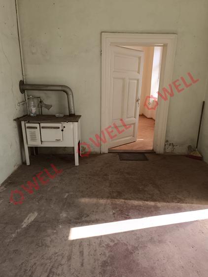 Casă individuală cu 2 camere cu Teren 200 Mp în Central