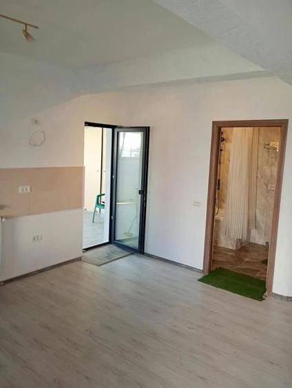 Apartament cu 3 camere decomandat în Aluniș