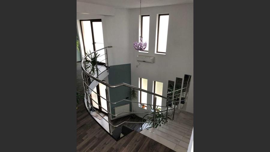 Casă cu 5 camere cu Canalizare în Oncea