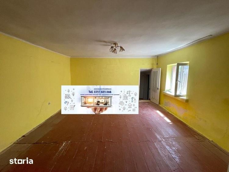 Casă cu 7 camere cu Teren 294 Mp în Piața Centrală
