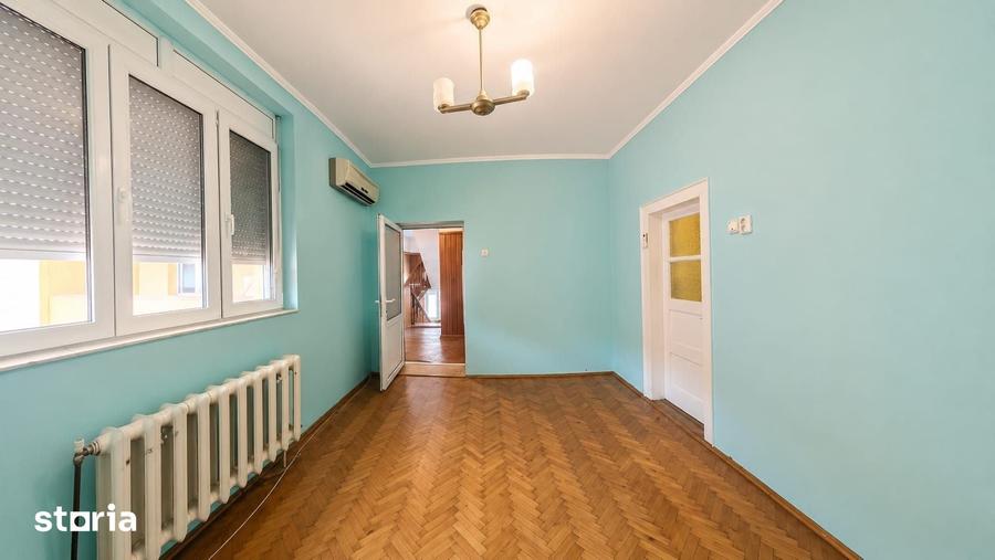 Casă cu 4 camere cu Teren 563 Mp în Central