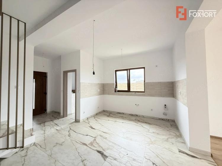 Casă cu 4 camere cu Teren 272 Mp în Săcălaz