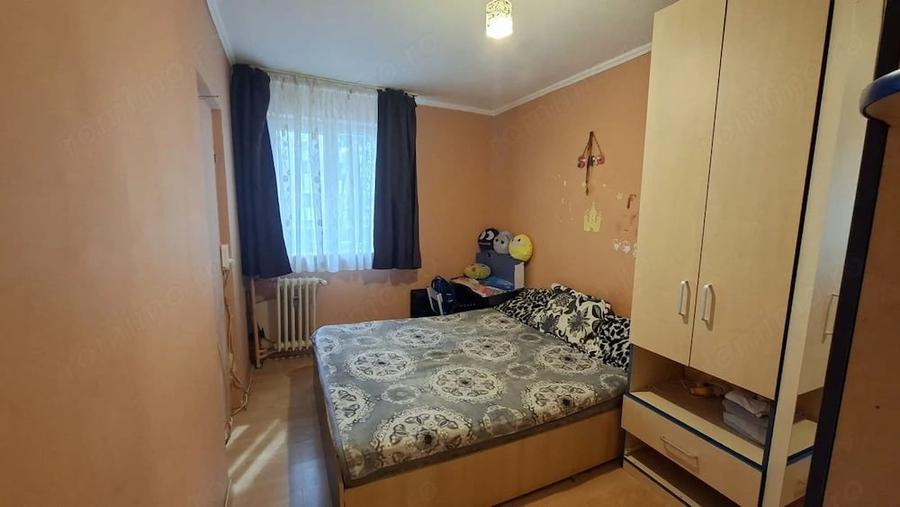 Apartament cu 2 camere decomandat în Războieni