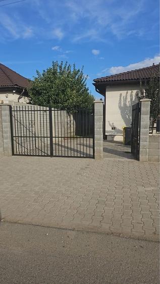 Casă cu 4 camere cu Teren 380 Mp în Exterior Vest