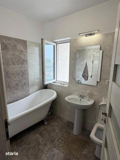 Apartament cu 3 camere decomandat în Văcăresti