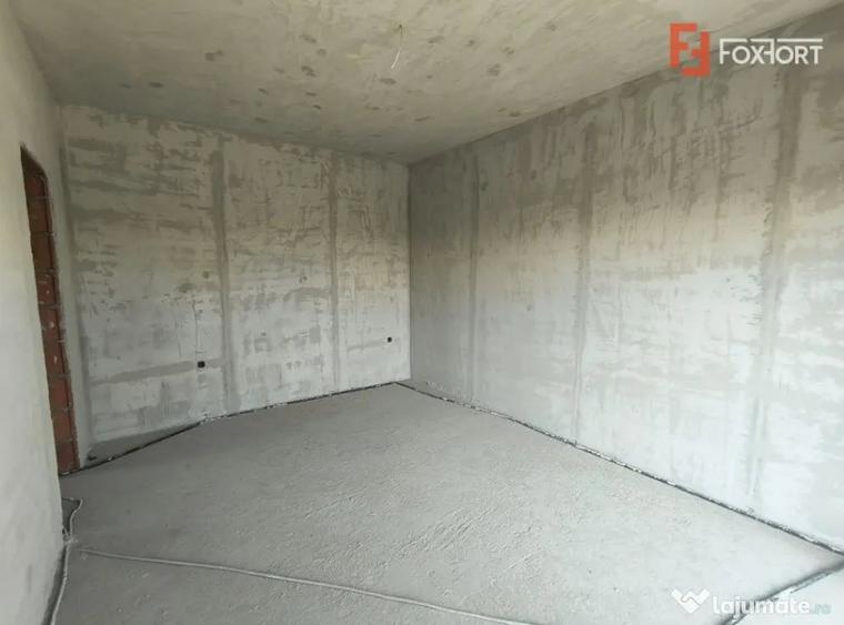 Casă cu 5 camere cu Teren 222 Mp în Central