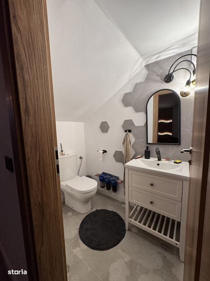 Casă cu 4 camere în Central