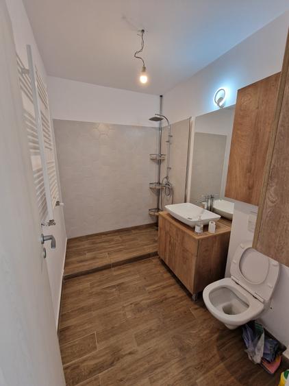 Duplex cu 3 camere cu Canalizare în Central