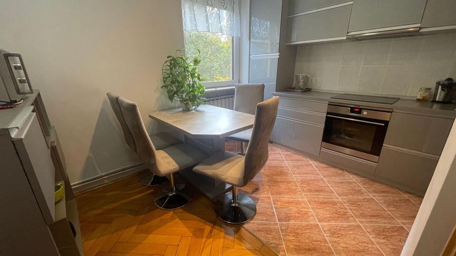 Apartament cu 2 camere semidecomandat, mobilat în Medicină