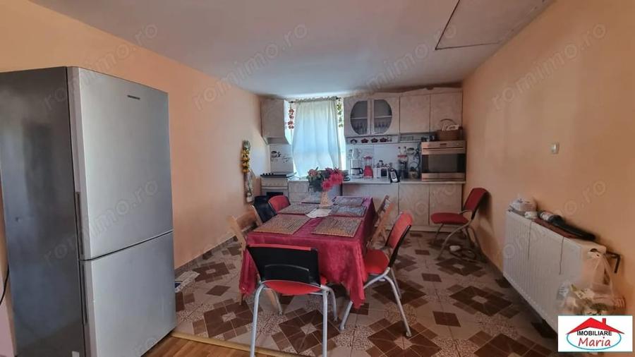 Casă cu 4 camere cu Teren 131 Mp în Păulești