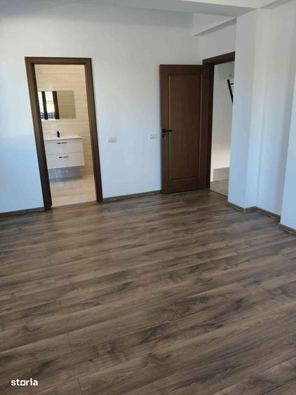 Casă cu 5 camere cu Teren 280 Mp în Brătianu