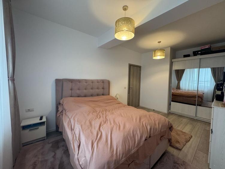 Apartament cu 2 camere semidecomandat, mobilat în Băneasa