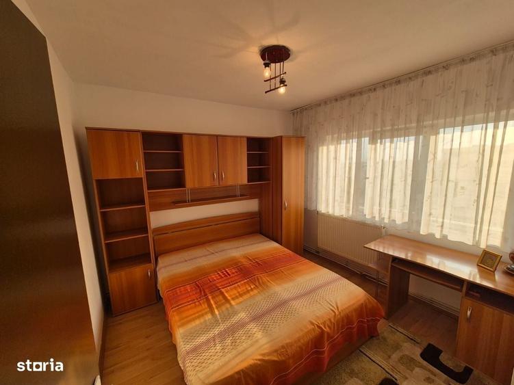 Apartament cu 3 camere decomandat în 9 Mai