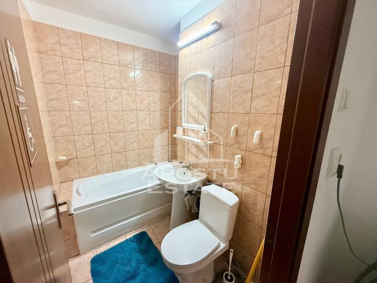 Apartament cu 2 camere semidecomandat, mobilat în Complex Studențesc