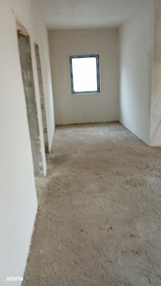 Casă cu 4 camere cu Teren 200 Mp în Central