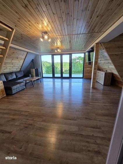Casă cu 4 camere în Plopi