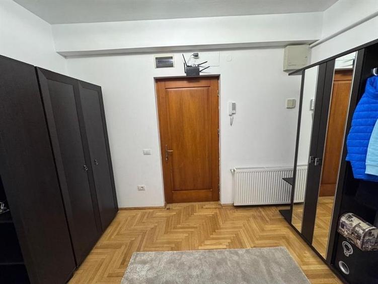 Apartament cu 2 camere decomandat în Exterior Vest