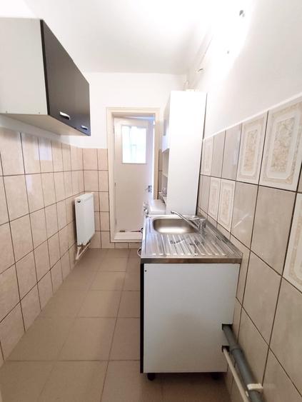 Apartament cu 3 camere semidecomandat în Viziru 2