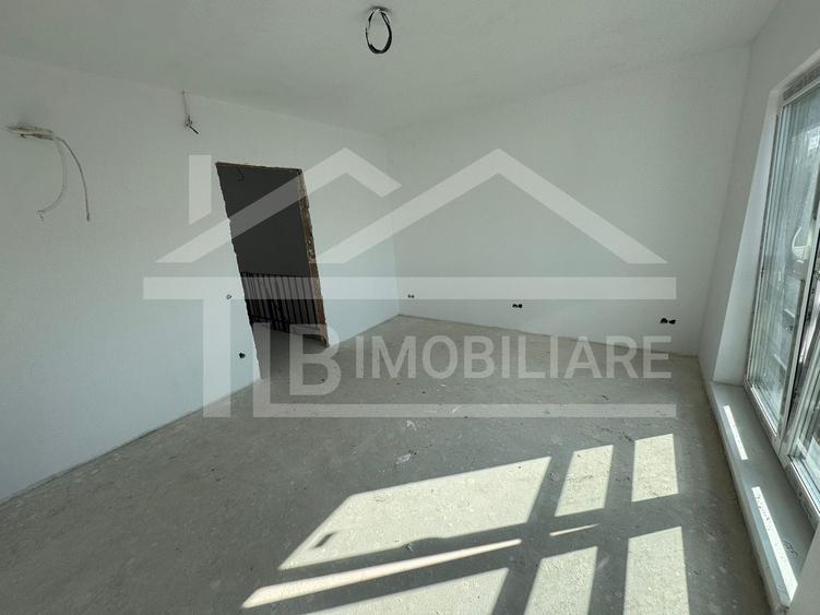 Casă individuală cu 3 camere cu Canalizare în Livezeni