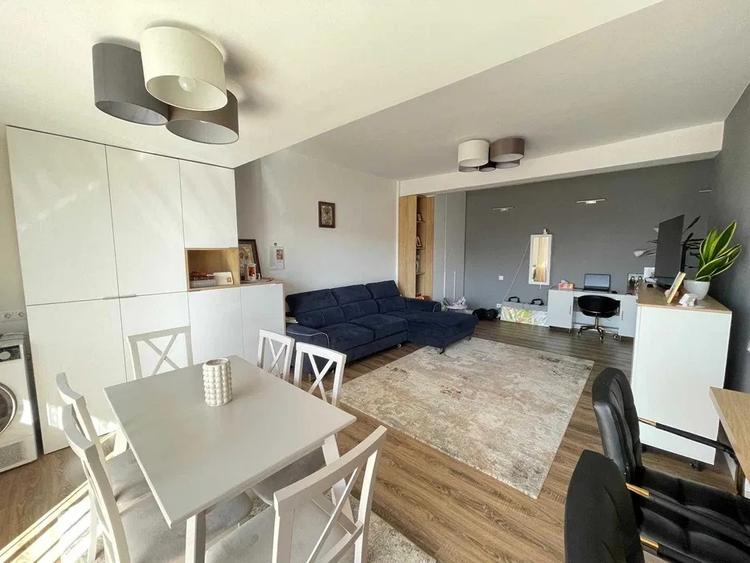 Apartament cu 2 camere semidecomandat, mobilat în Gruia