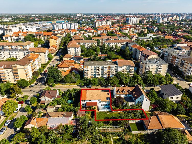 Casă individuală cu 9 camere cu Canalizare în Steaua