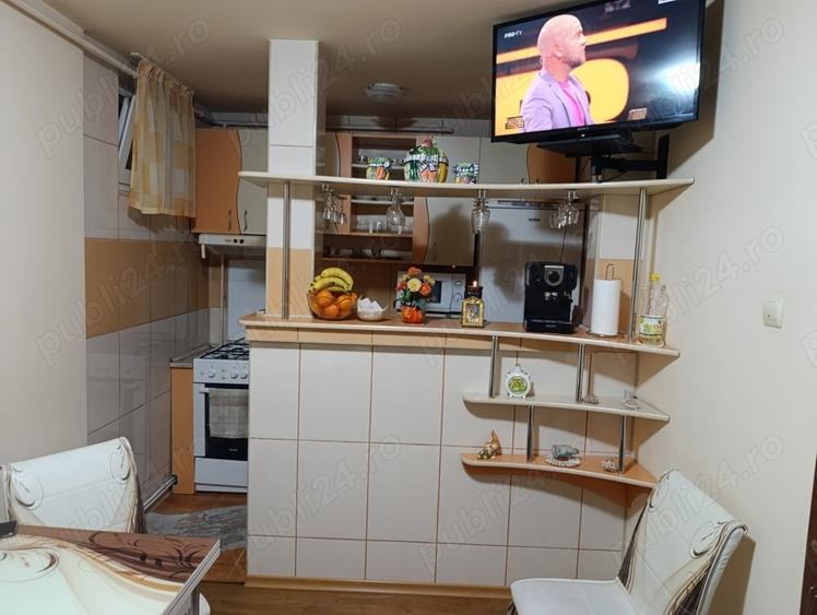 Apartament cu 3 camere decomandat în Dărmănești