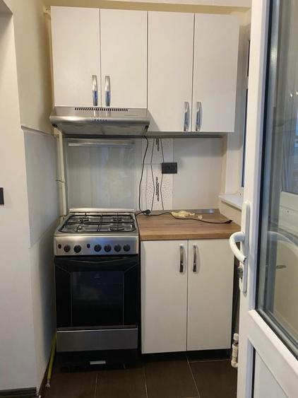 Apartament cu 3 camere decomandat în Călărași
