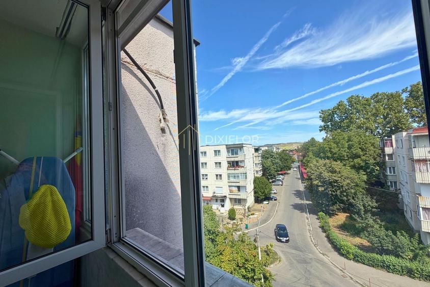 Apartament cu 3 camere decomandat, mobilat în Unirii