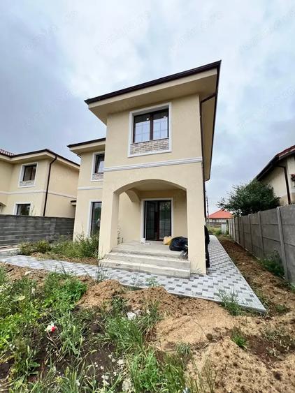 Casă cu 4 camere cu Teren 250 Mp în Giarmata