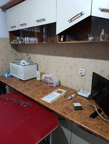 Apartament cu 3 camere decomandat în Precista